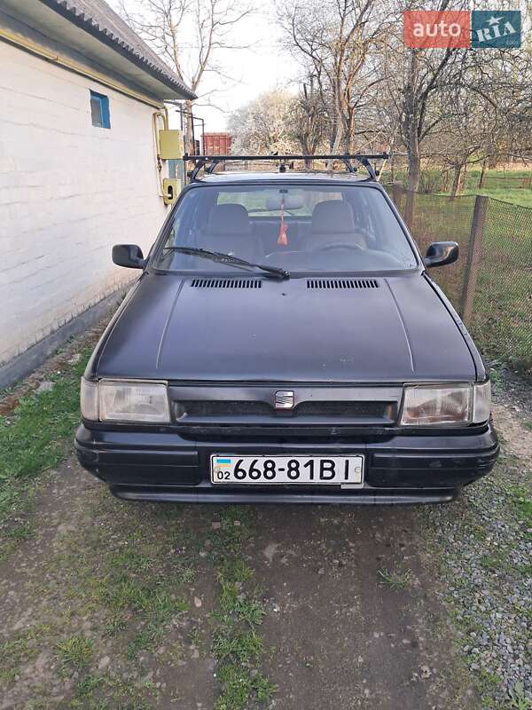 Хетчбек SEAT Ibiza 1990 в Дерно