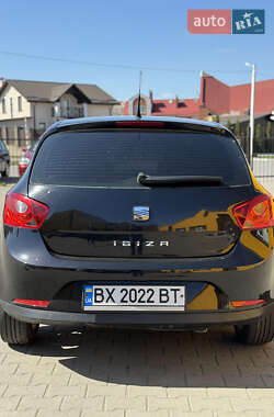 Хэтчбек SEAT Ibiza 2010 в 