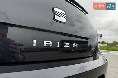 Хэтчбек SEAT Ibiza 2011 в 