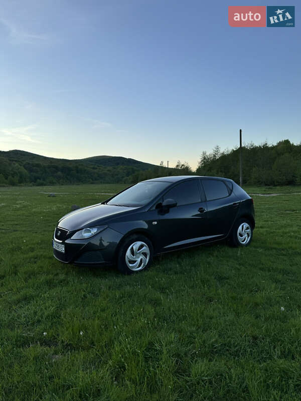 Хетчбек SEAT Ibiza 2011 в Мукачевому
