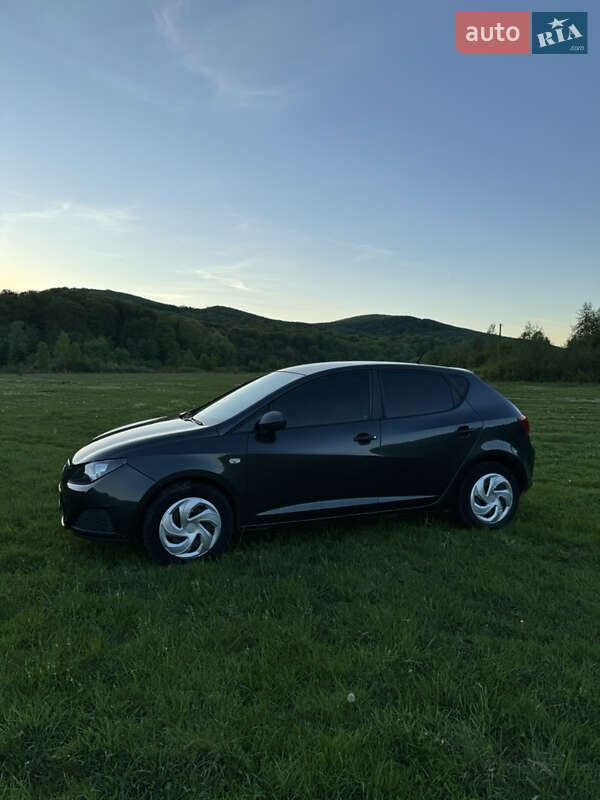 Хетчбек SEAT Ibiza 2011 в Мукачевому