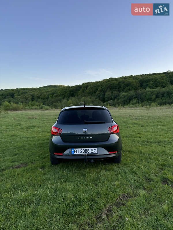 Хетчбек SEAT Ibiza 2011 в Мукачевому