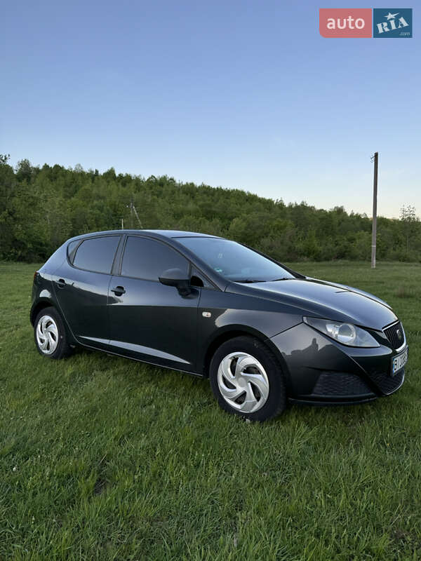 Хетчбек SEAT Ibiza 2011 в Мукачевому