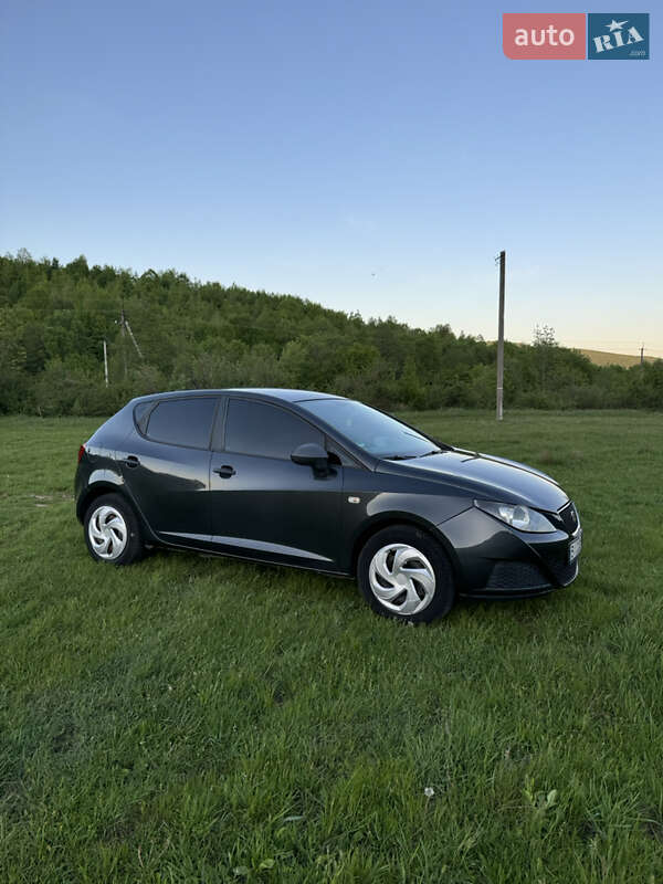 Хетчбек SEAT Ibiza 2011 в Мукачевому
