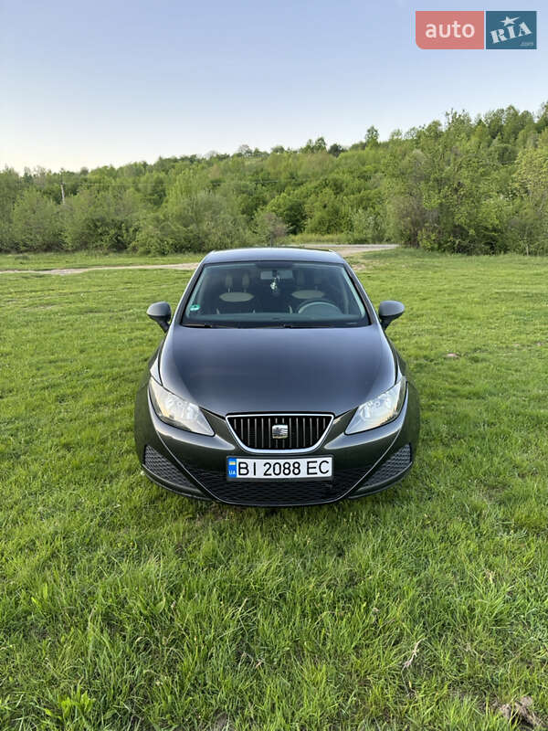 Хетчбек SEAT Ibiza 2011 в Мукачевому