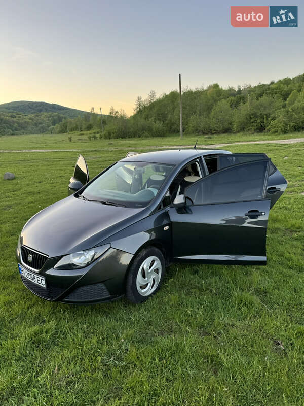 Хетчбек SEAT Ibiza 2011 в Мукачевому