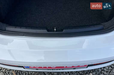 Хэтчбек SEAT Ibiza 2011 в 