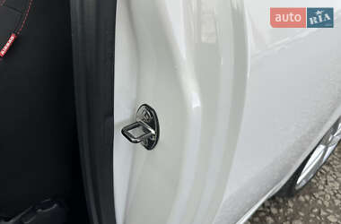 Хэтчбек SEAT Ibiza 2011 в 