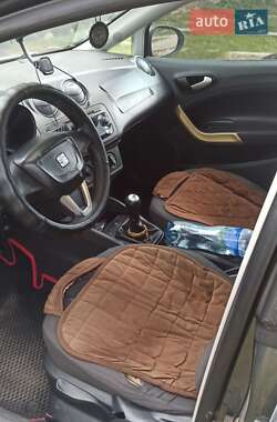 Хетчбек SEAT Ibiza 2012 в 