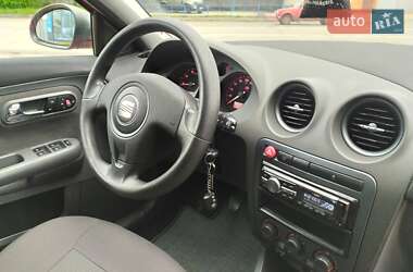 Хетчбек SEAT Ibiza 2006 в 