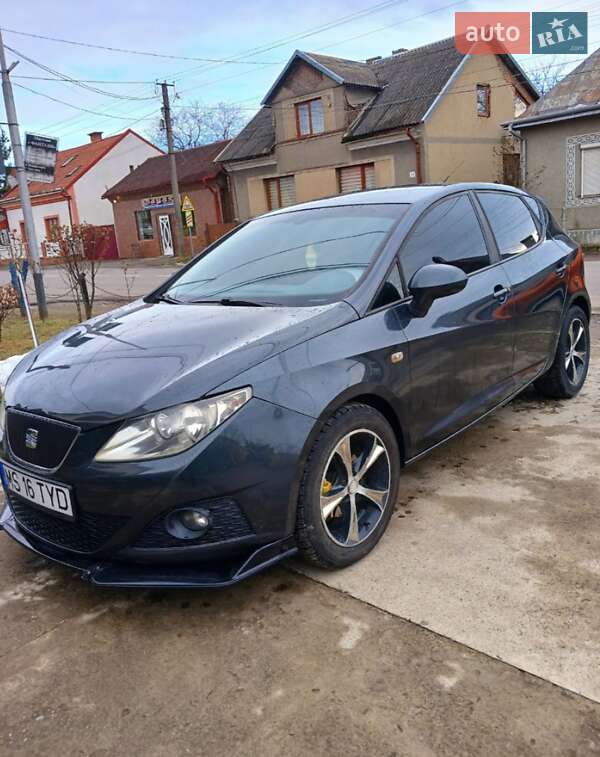 Хетчбек SEAT Ibiza 2011 в Тячеві