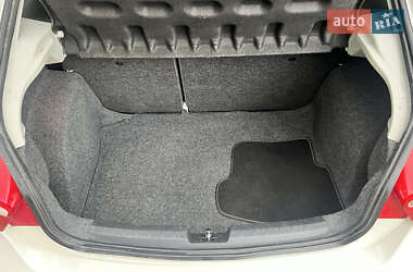 Хэтчбек SEAT Ibiza 2010 в 