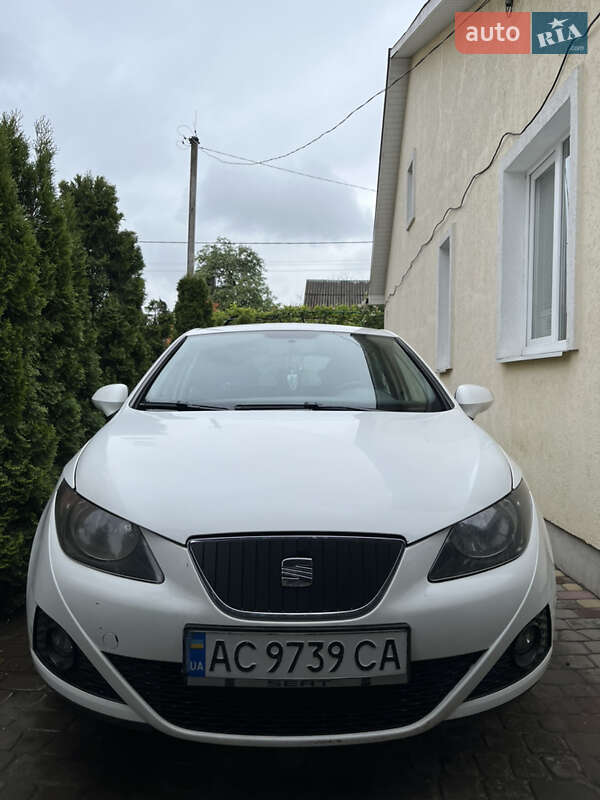 Хетчбек SEAT Ibiza 2011 в Луцьку