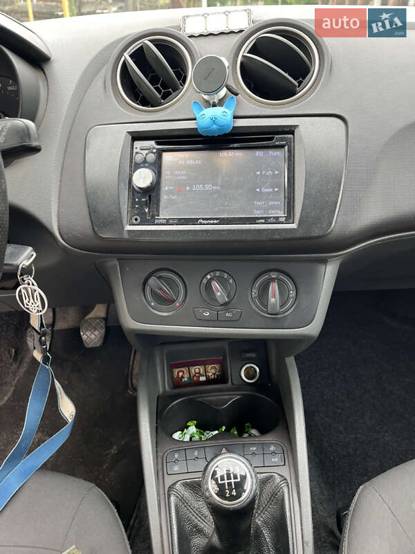 Хетчбек SEAT Ibiza 2011 в Луцьку