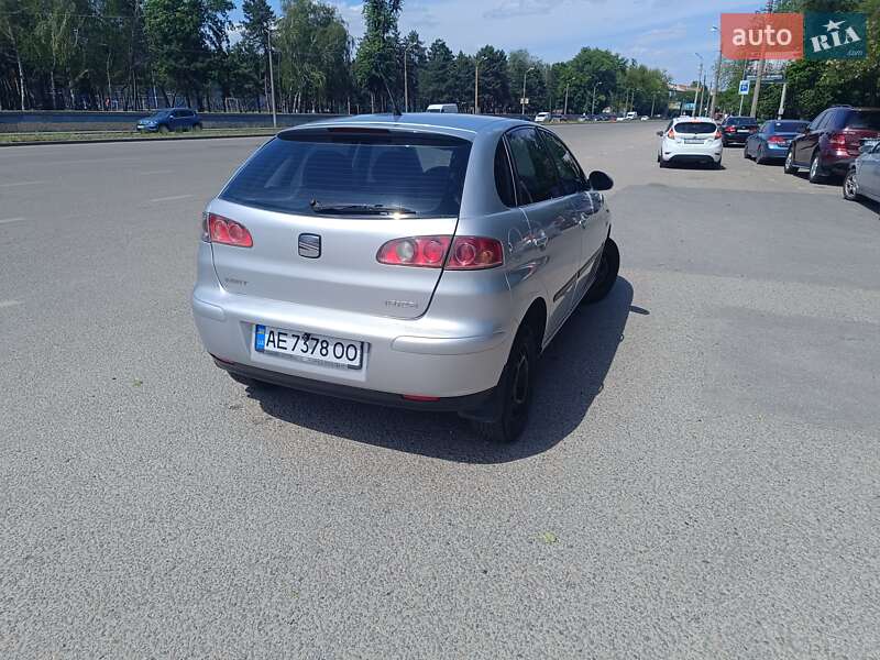 Хетчбек SEAT Ibiza 2003 в Дніпрі