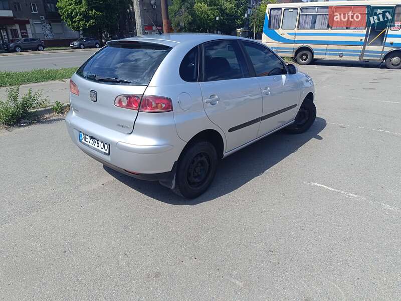 Хетчбек SEAT Ibiza 2003 в Дніпрі
