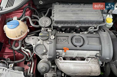 Хэтчбек SEAT Ibiza 2011 в 