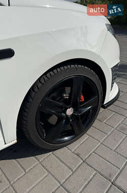 Хэтчбек SEAT Ibiza 2010 в 