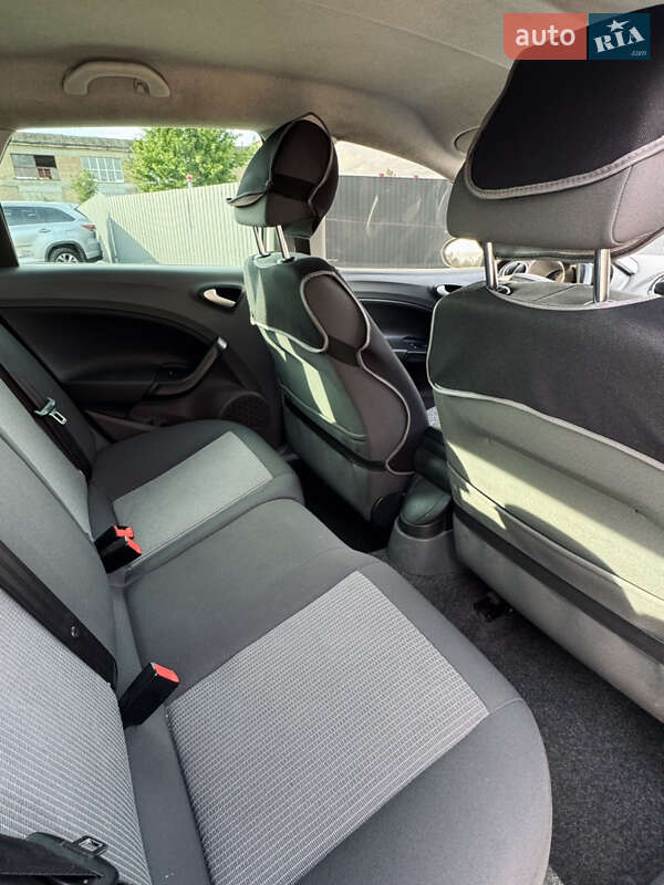 Хэтчбек SEAT Ibiza 2011 в Каменке