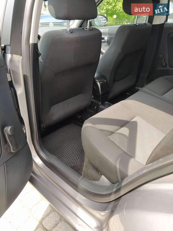 Хэтчбек SEAT Ibiza 2004 в Львове фото 60 Хэтчбек SEAT Ibiza 2004 в Львове