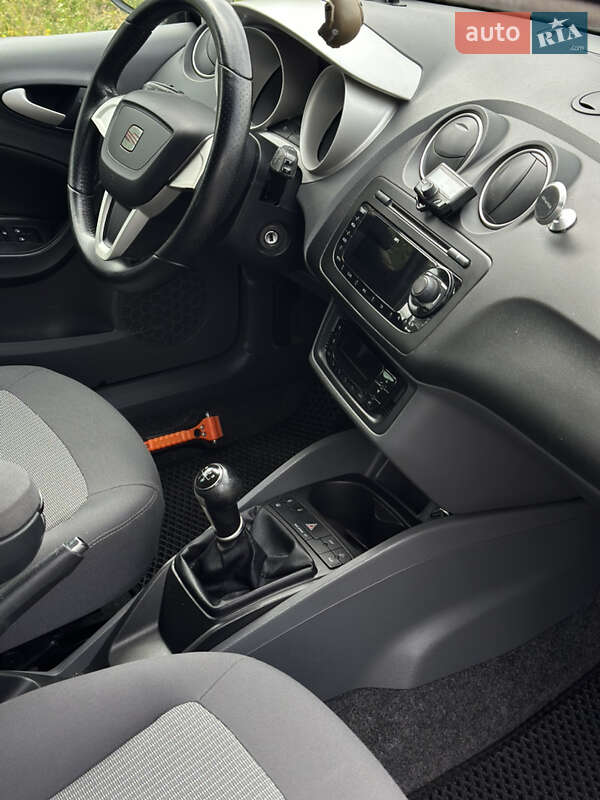 Хэтчбек SEAT Ibiza 2011 в Львове