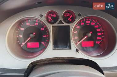 Хэтчбек SEAT Ibiza 2009 в 