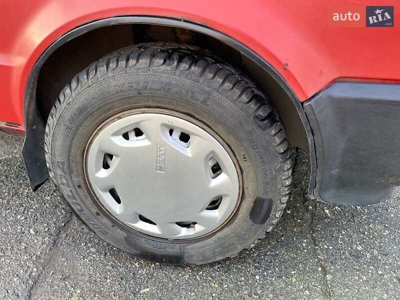 Хэтчбек SEAT Ibiza 1990 в Полтаве