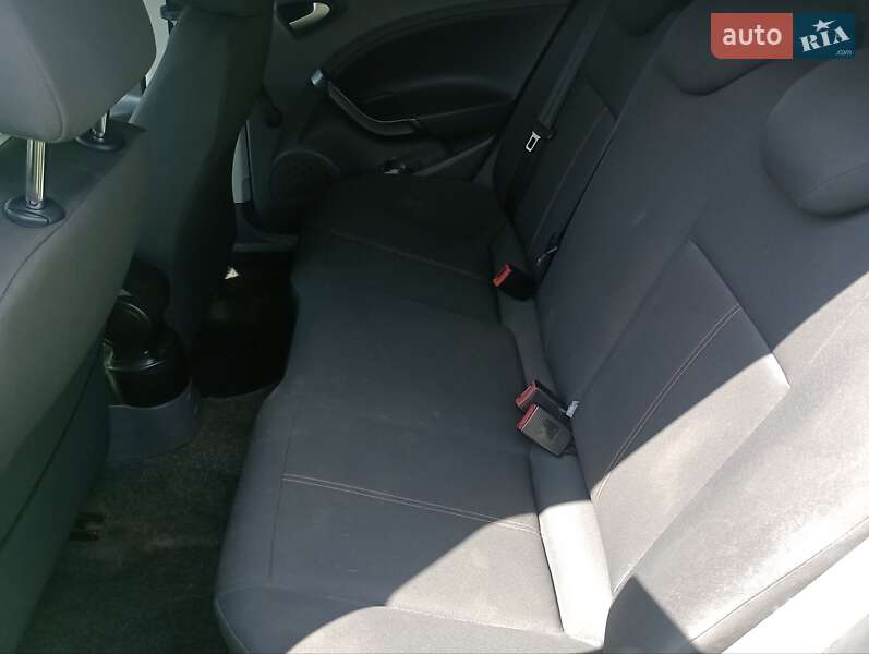 Хэтчбек SEAT Ibiza 2011 в Киеве фото 3 Хэтчбек SEAT Ibiza 2011 в Киеве