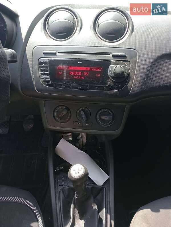 Хэтчбек SEAT Ibiza 2011 в Киеве фото 7 Хэтчбек SEAT Ibiza 2011 в Киеве