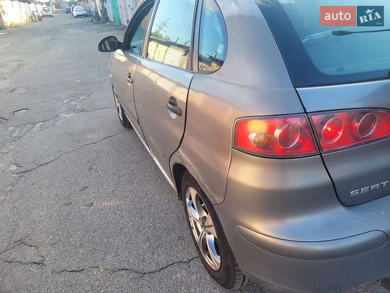 Хетчбек SEAT Ibiza 2003 в Києві