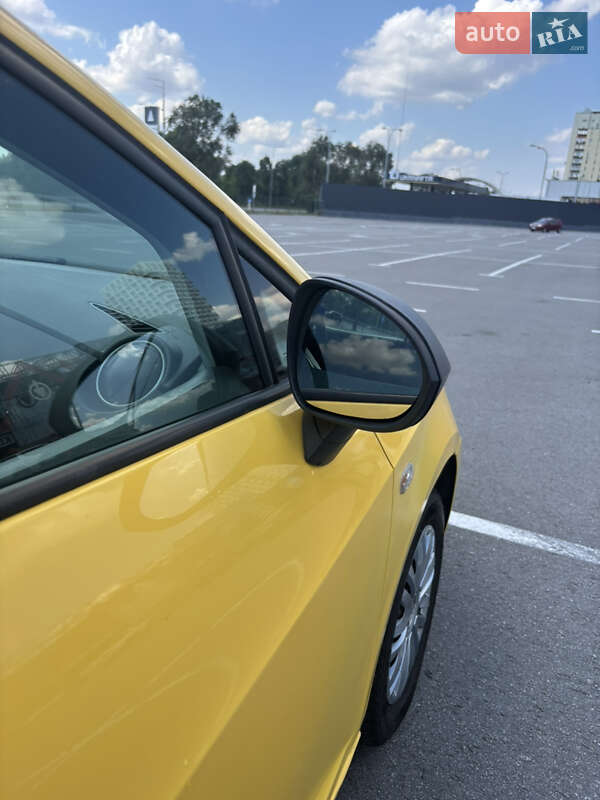 Хэтчбек SEAT Ibiza 2011 в Киеве