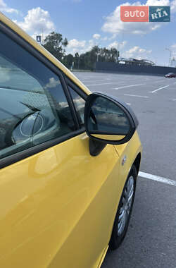Хэтчбек SEAT Ibiza 2011 в 