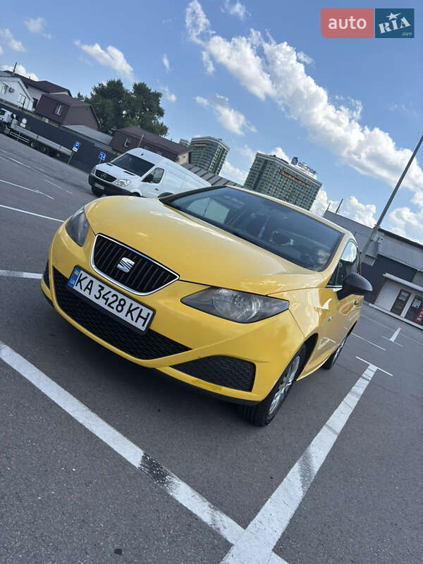Хэтчбек SEAT Ibiza 2011 в Киеве