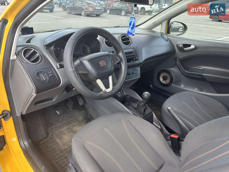 Хэтчбек SEAT Ibiza 2011 в Киеве