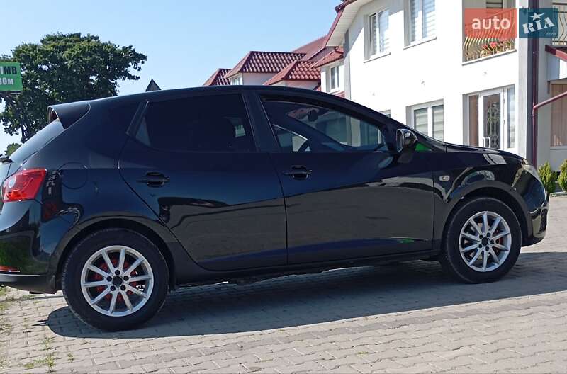 Хетчбек SEAT Ibiza 2011 в Снятині
