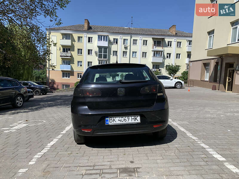 Хетчбек SEAT Ibiza 2007 в Рівному