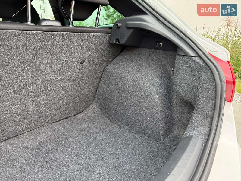 Хэтчбек SEAT Ibiza 2010 в Луцке