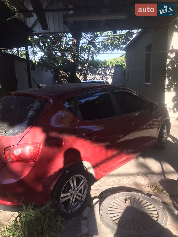 Хэтчбек SEAT Ibiza 2011 в Днепре