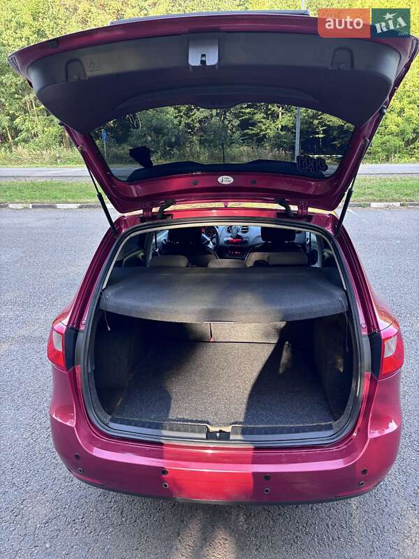 Хетчбек SEAT Ibiza 2011 в Луцьку