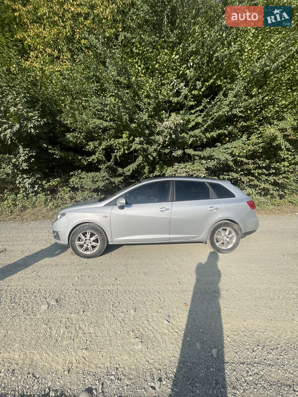 Хэтчбек SEAT Ibiza 2012 в Коломые