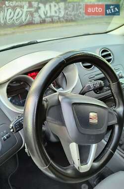 Хэтчбек SEAT Ibiza 2010 в 