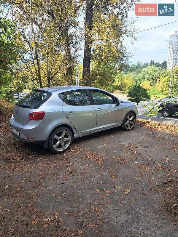 Хетчбек SEAT Ibiza 2010 в Києві