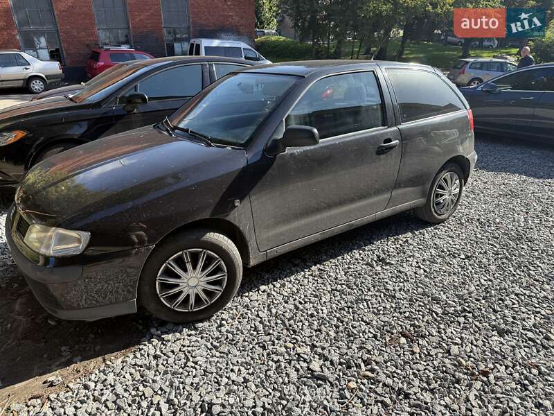 Хэтчбек SEAT Ibiza 2001 в Львове