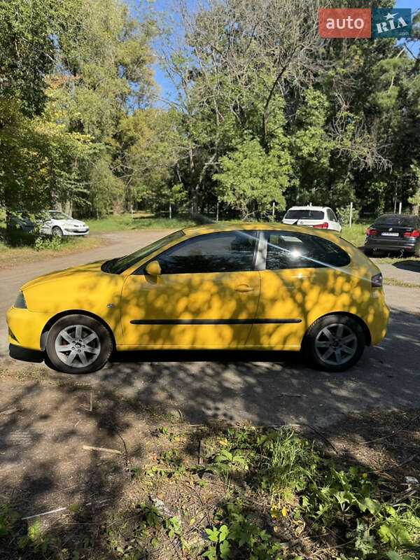 Хэтчбек SEAT Ibiza 2006 в Киеве