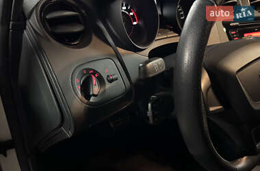 Хэтчбек SEAT Ibiza 2010 в 