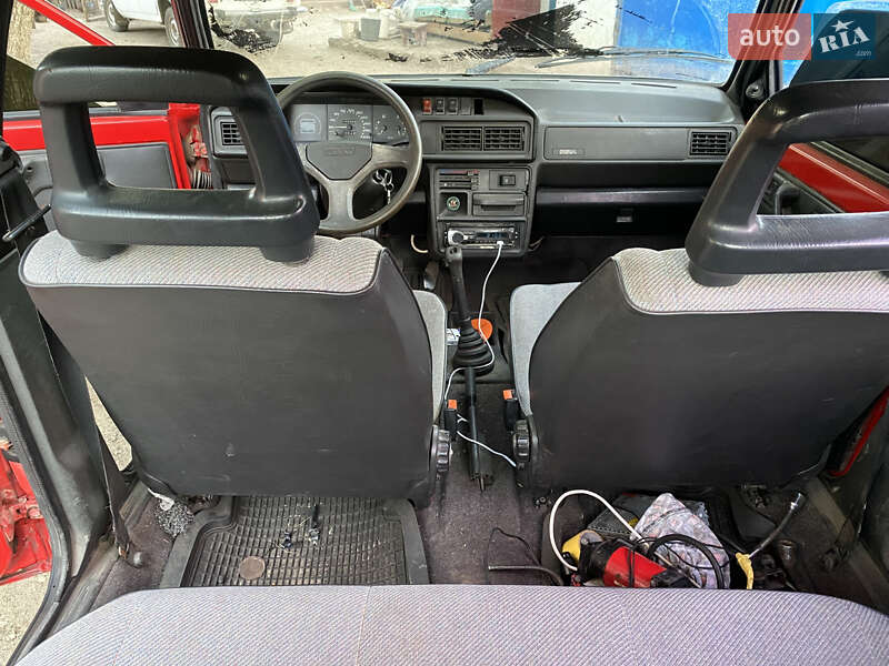 Хетчбек SEAT Ibiza 1989 в Новгородці