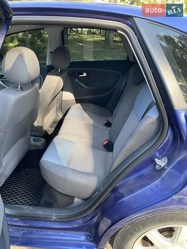 Хетчбек SEAT Ibiza 2005 в Кривому Розі