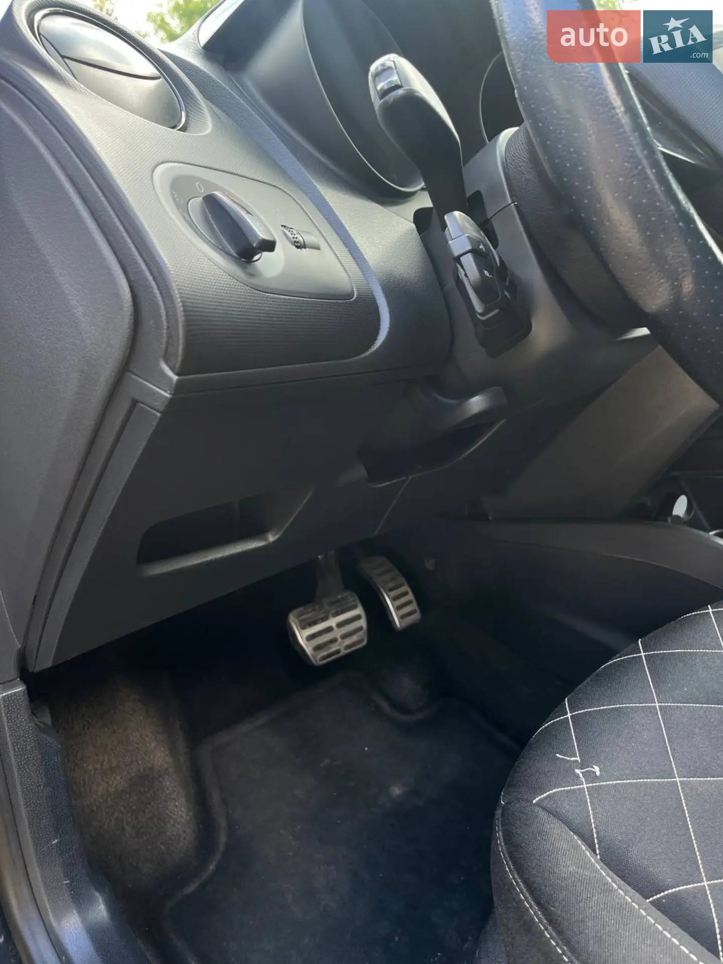 2010 SEAT Ibiza - мініатюра 15