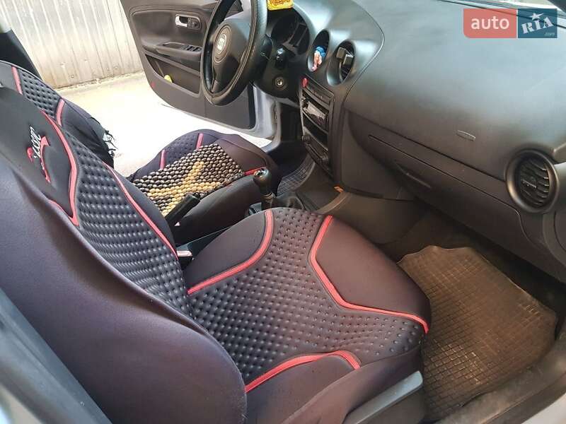 Хэтчбек SEAT Ibiza 2003 в Киеве