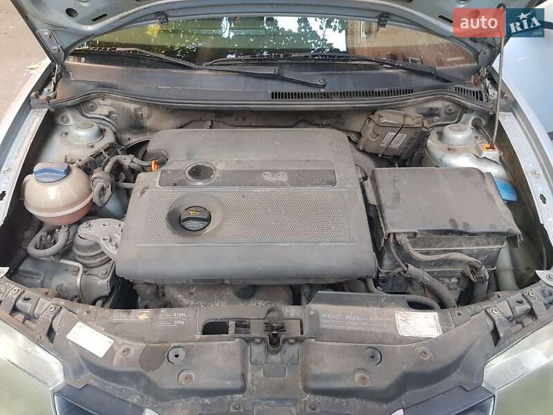 Хэтчбек SEAT Ibiza 2003 в Киеве